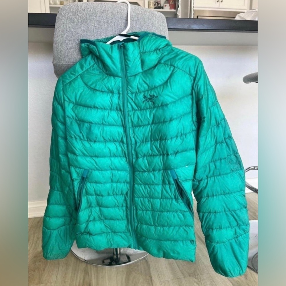 Sold!! On Mercari! Women’s Arc’teryx Cerium LT Hoody Jacket